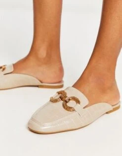 ASOS DESIGN - Manhattan - Sabot Bassi Bianco Sporco Effetto Coccodrillo Con Decorazione