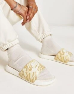 Nike - Victori One - Sliders Bianco Vela Stampate