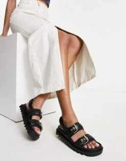 Stradivarius - Sandali Neri Con Fibbie E Suola Spessa